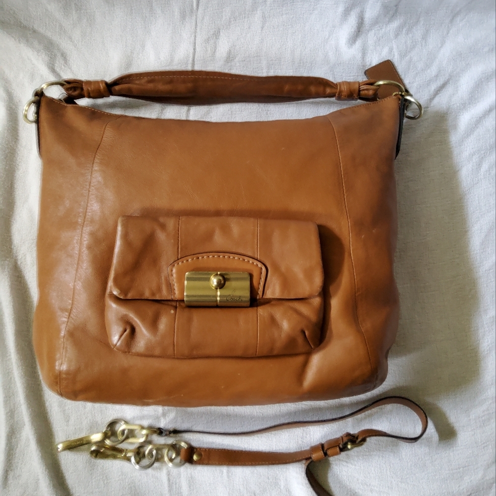 Women's coach hobo